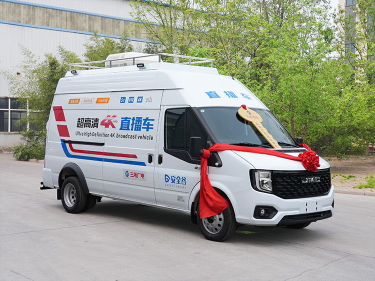 三所广电 超高清转播车2.jpg